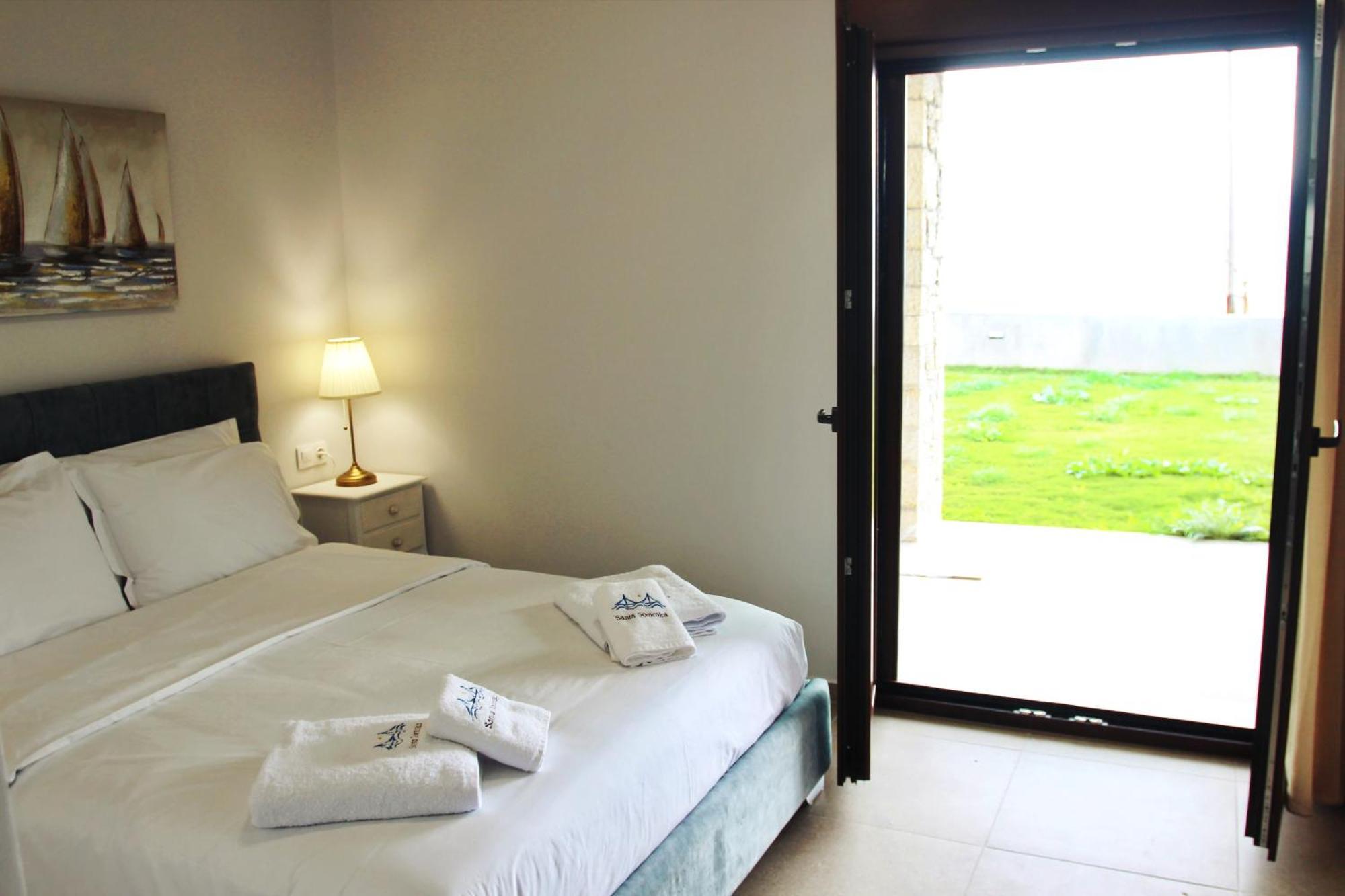 Santa Domenica Nafpaktos - Rooms And Apartments By The Sea ภายนอก รูปภาพ