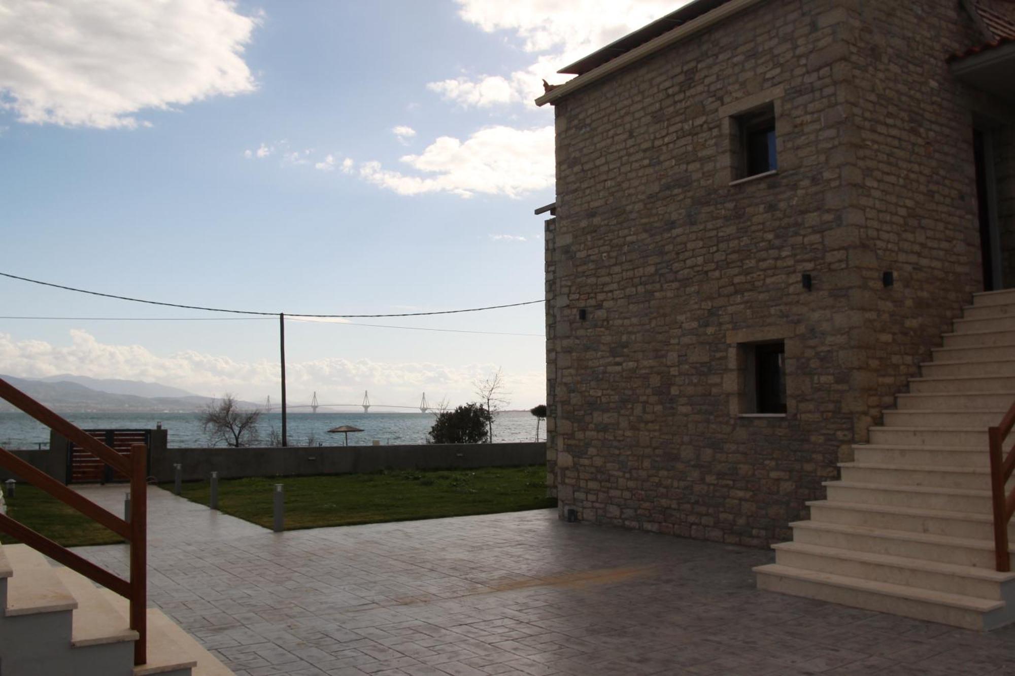 Santa Domenica Nafpaktos - Rooms And Apartments By The Sea ภายนอก รูปภาพ