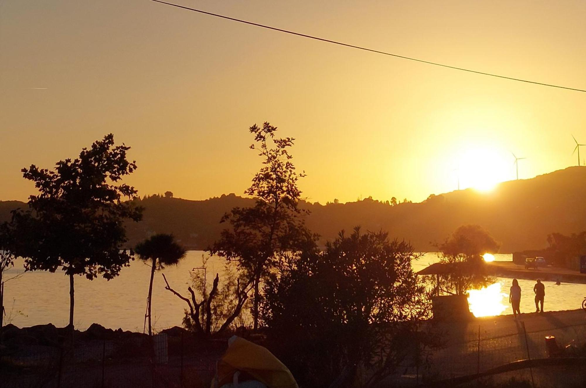 Santa Domenica Nafpaktos - Rooms And Apartments By The Sea ภายนอก รูปภาพ