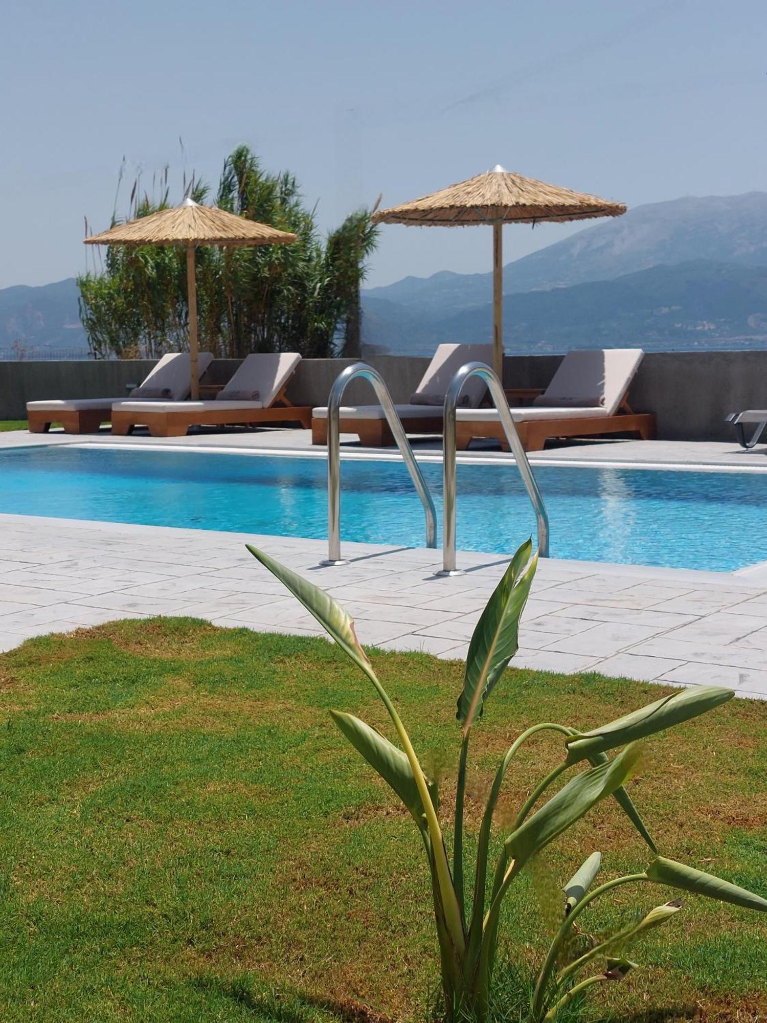 Santa Domenica Nafpaktos - Rooms And Apartments By The Sea ภายนอก รูปภาพ